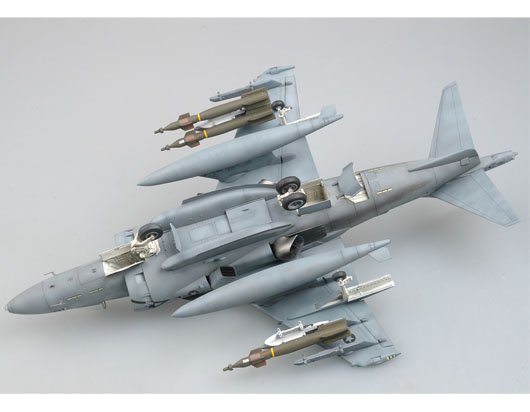 Trumpeter 02285 1/32 AV-8B Night Attack Harrier II